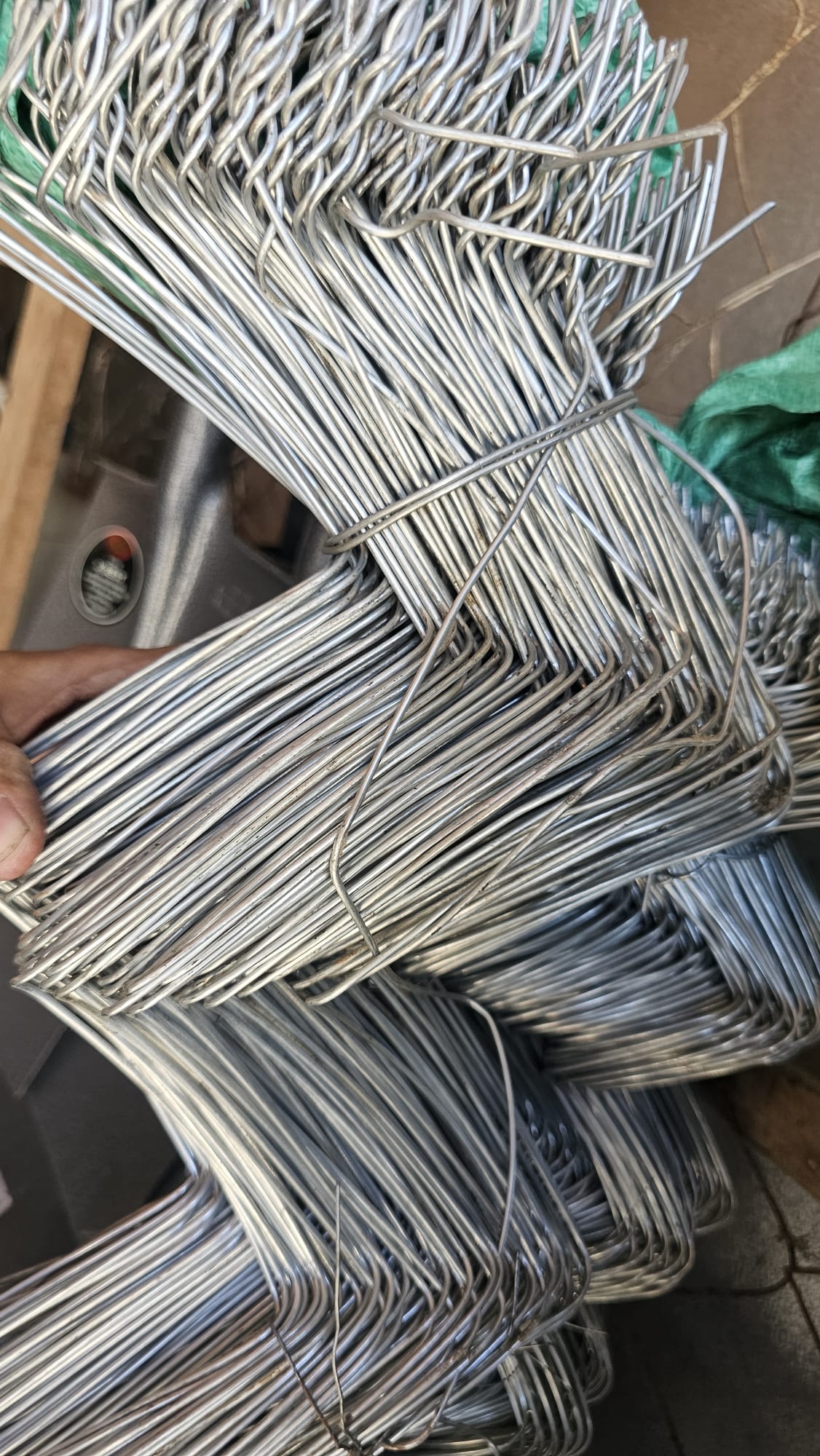 CYCLONE WIRE 4x4