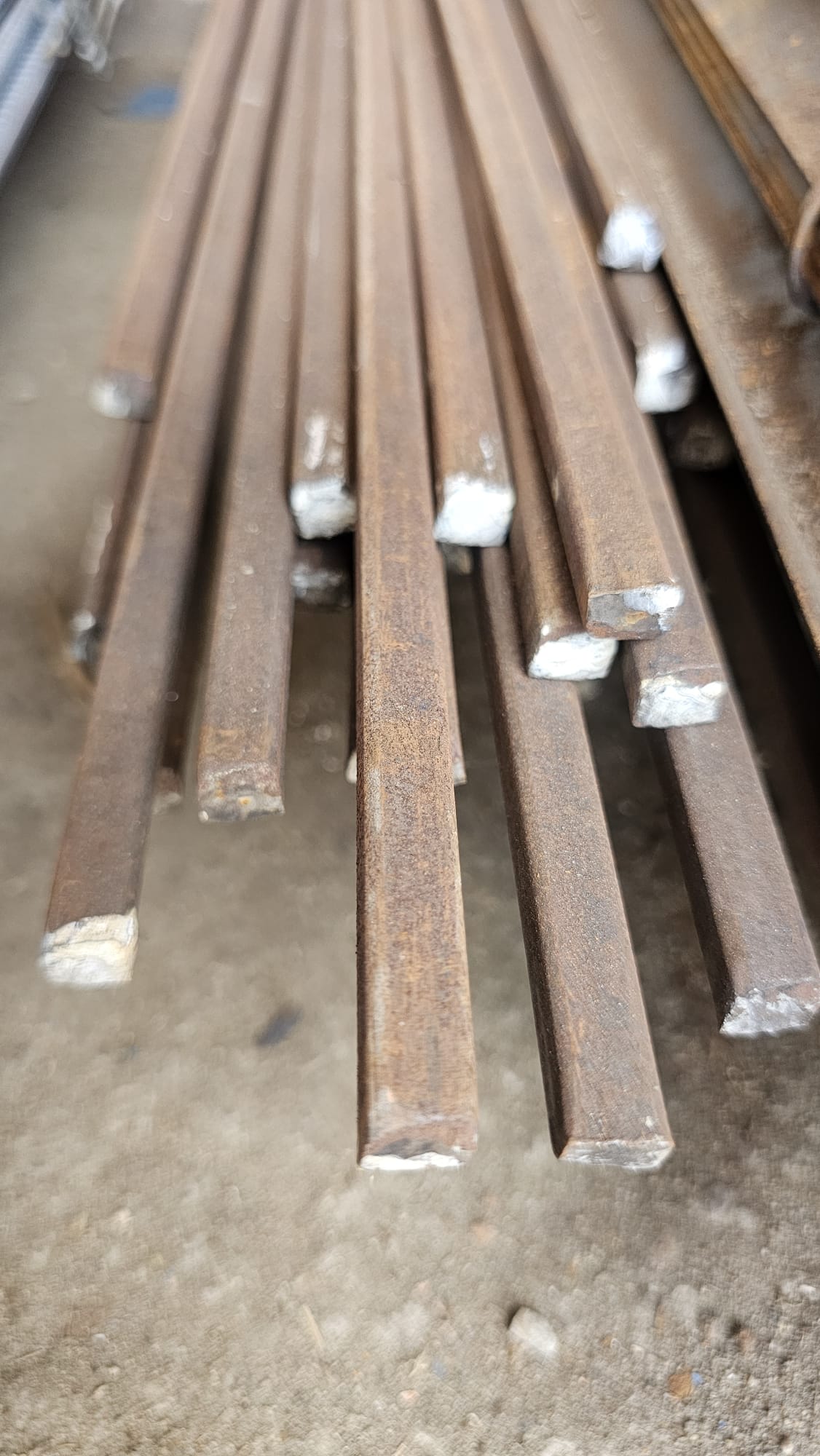 SQUARE BAR 12mmx6m