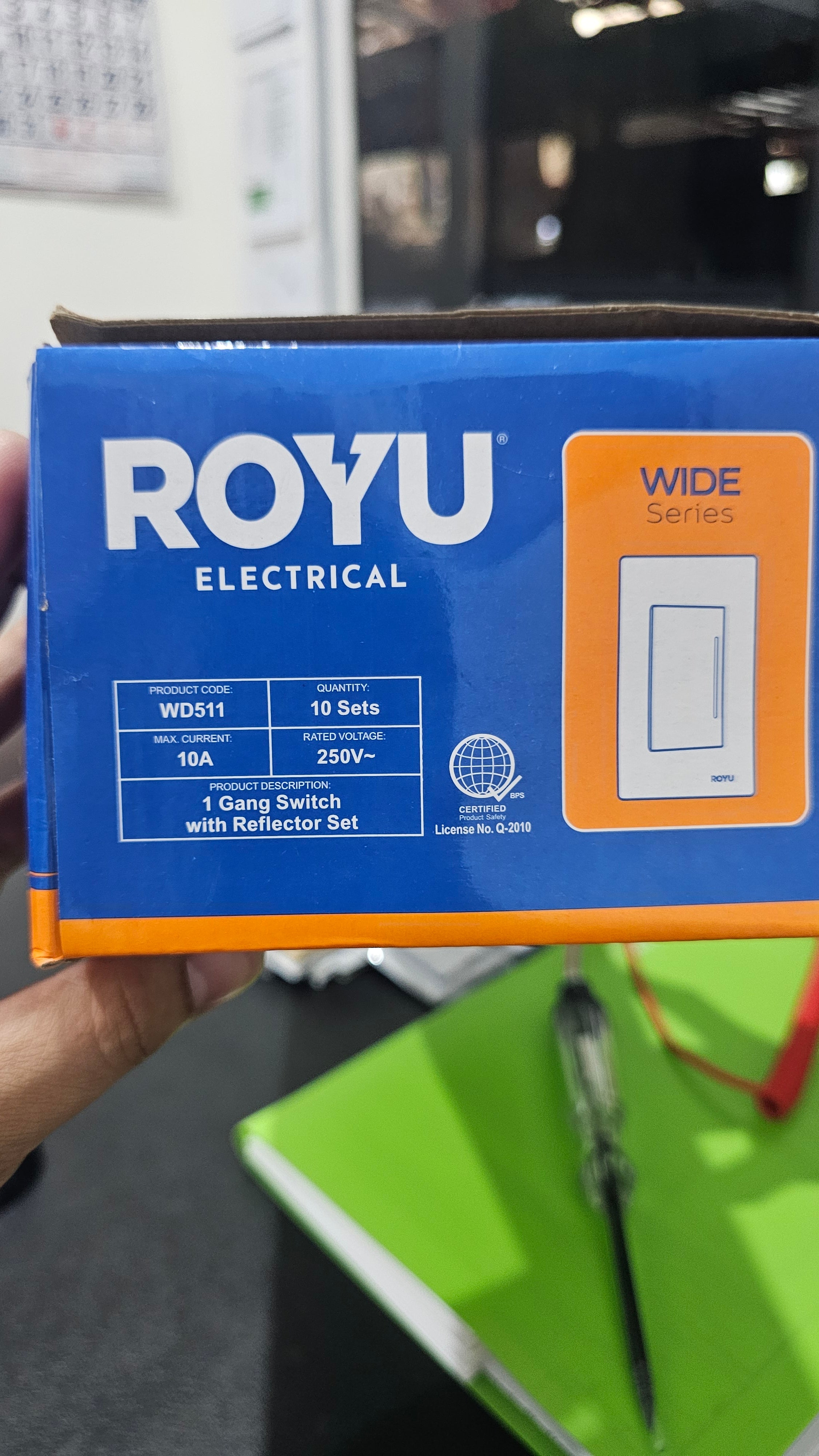 Switch 1 Gang-wide series w/ reflector (ROYU)