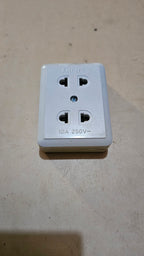 Universal Socket 2-Gang (FOCUS)
