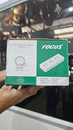 Flat w/ ground socket 3-Gang (FOCUS)