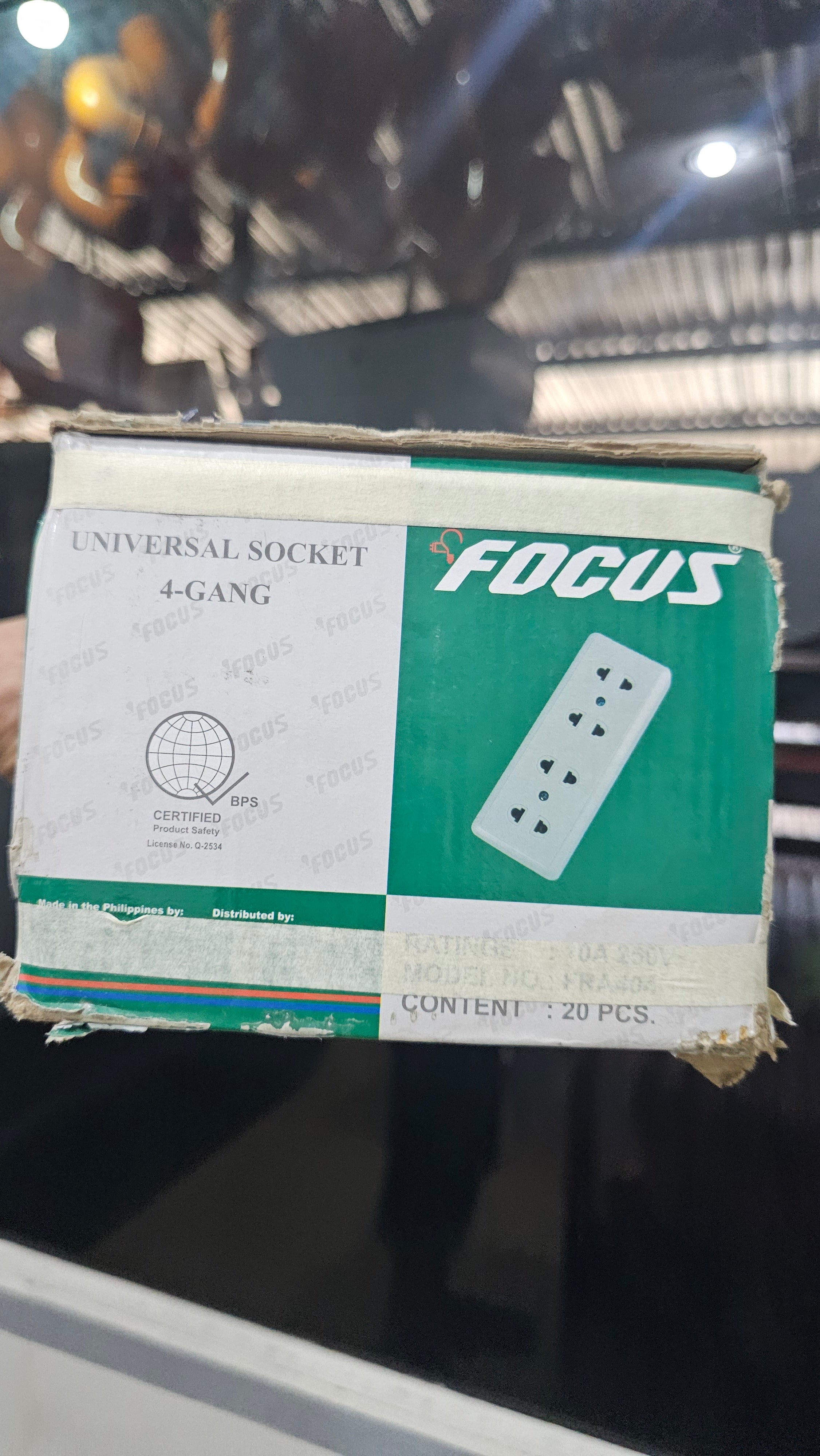 Universal Socket 4-Gang (FOCUS)