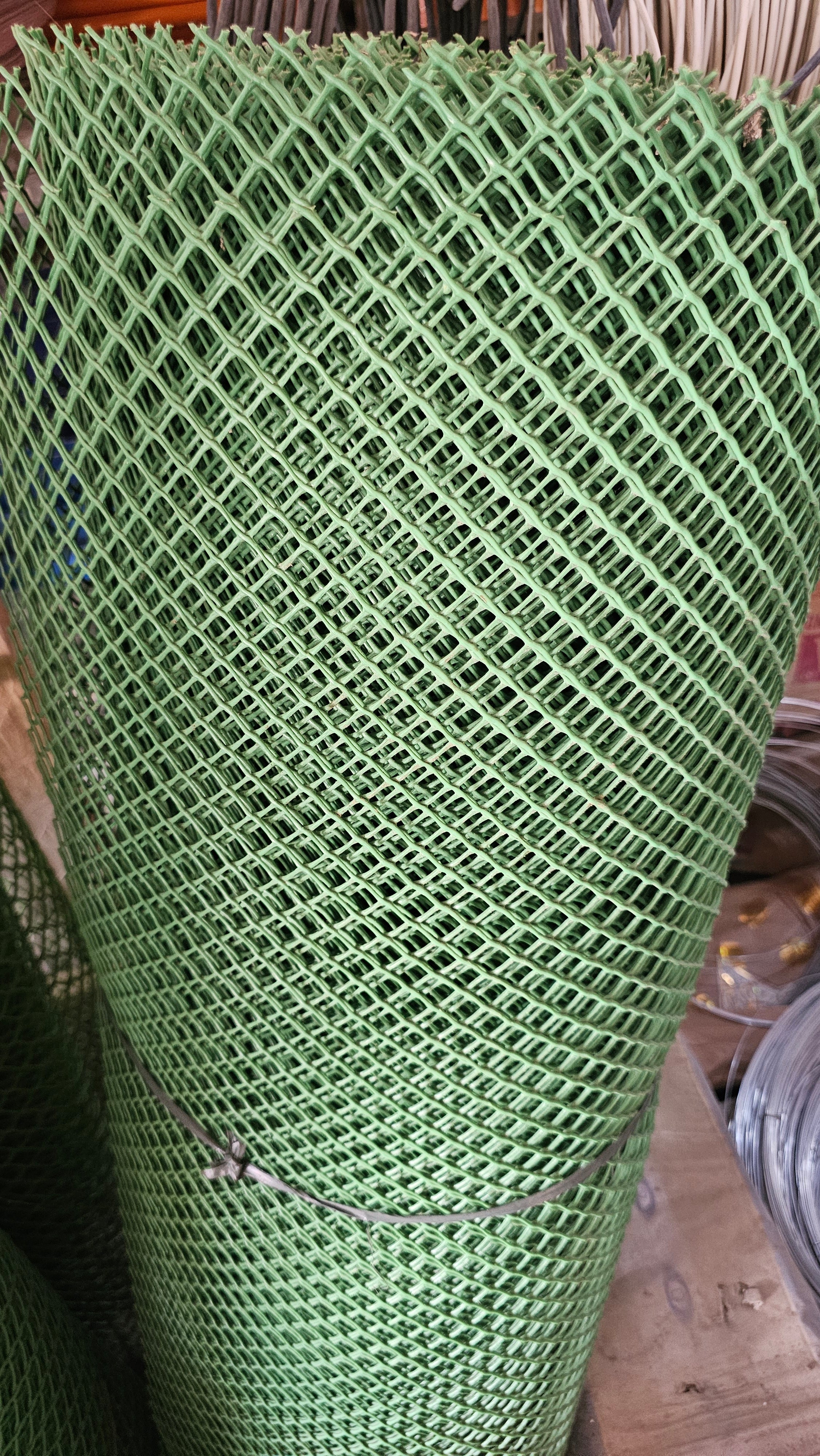 SCREEN MESH (1/2x4) Plastic per meter