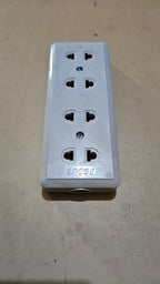 Universal Socket 4-Gang (FOCUS)