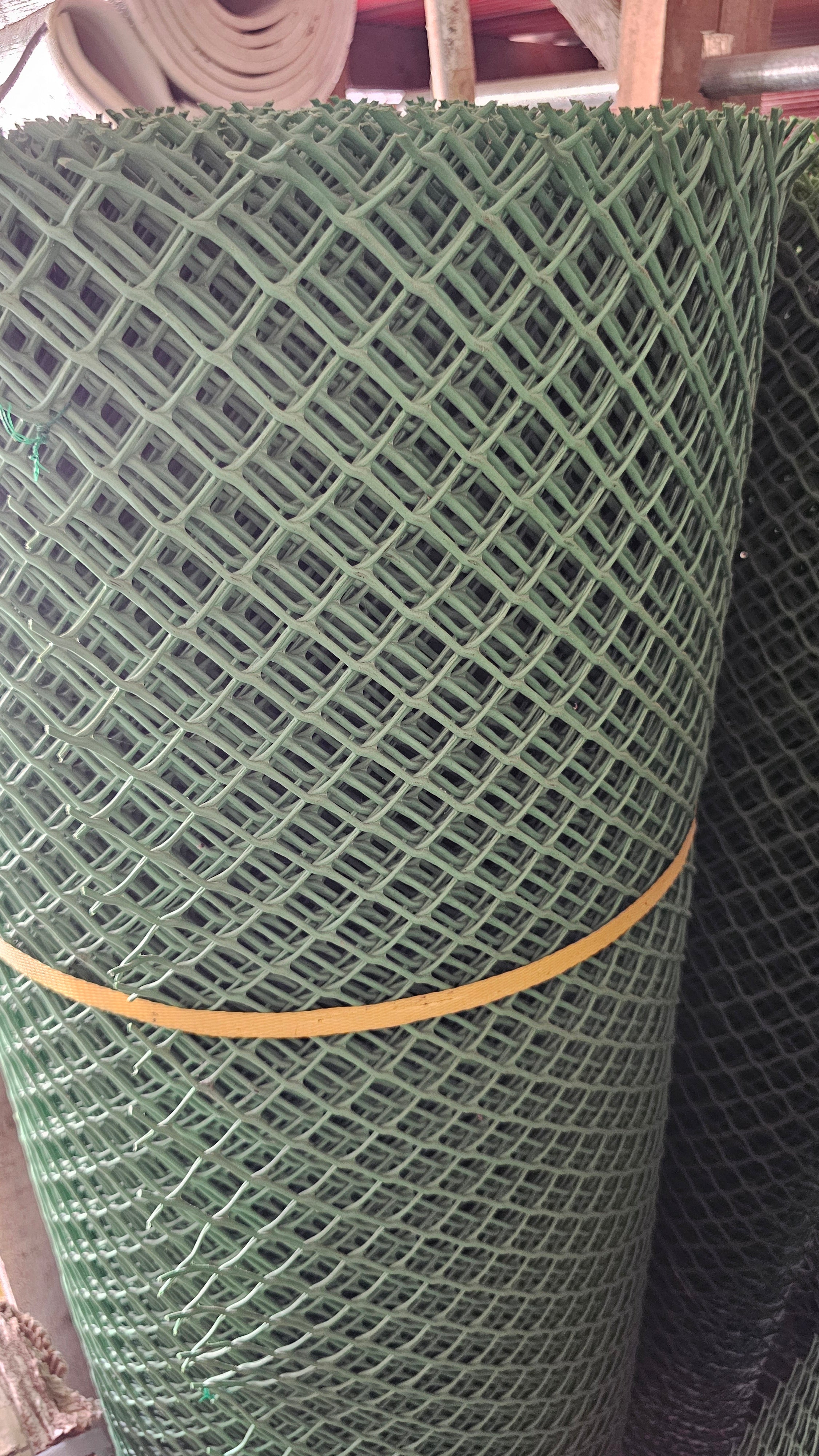 SCREEN MESH (1x4) Plastic per meter