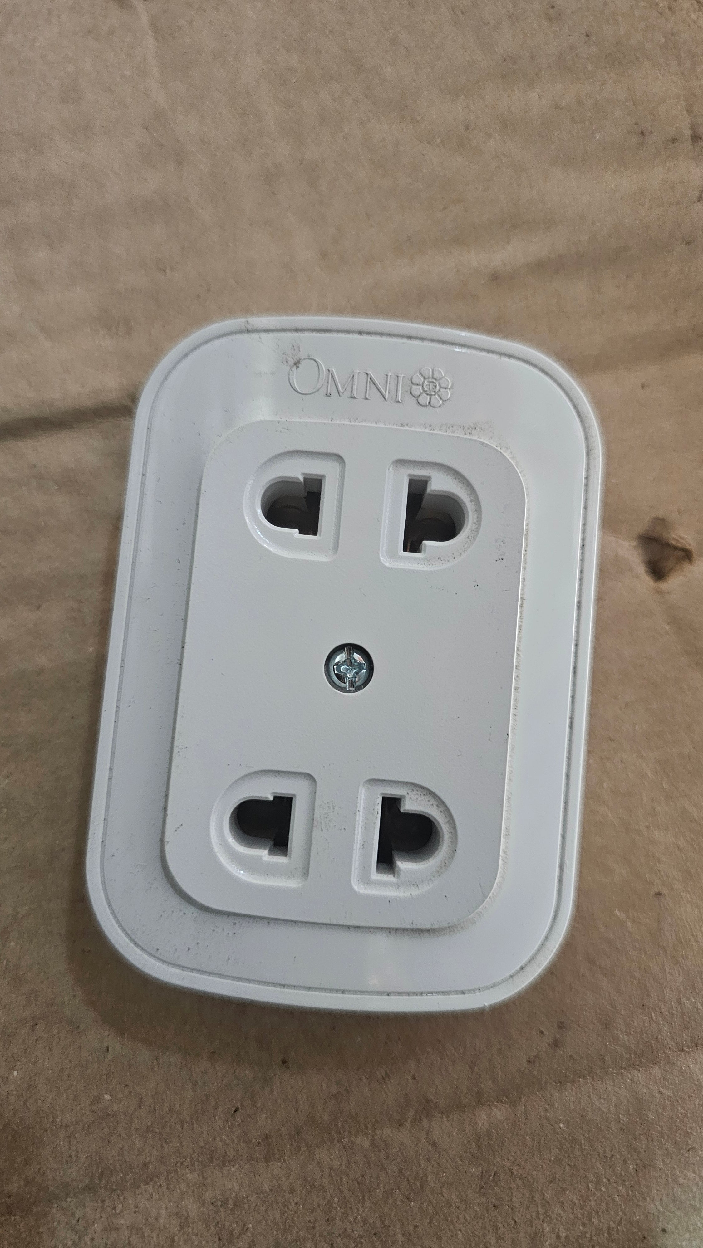 Universal Socket 2-gang (OMNI)