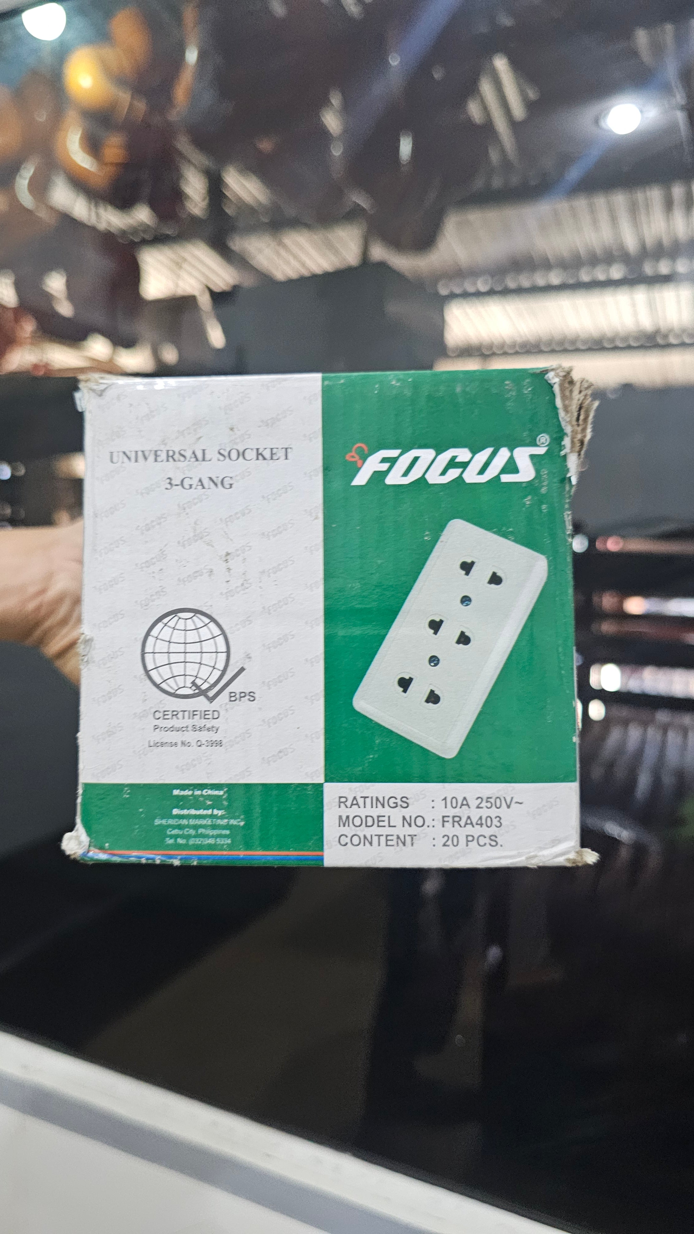 Universal Socket 3-Gang (FOCUS)