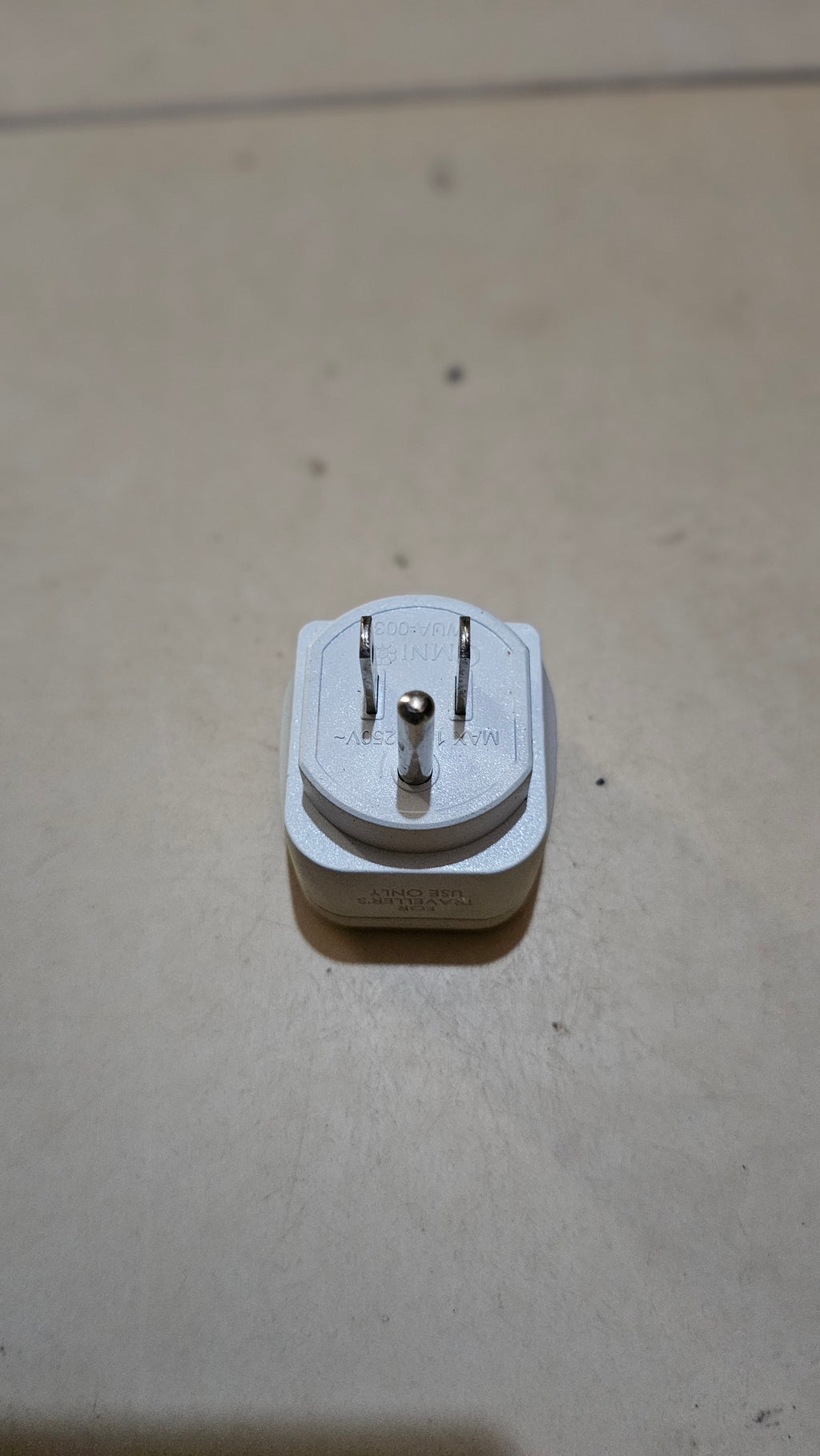Universal adaptor w/ ground (OMNI)