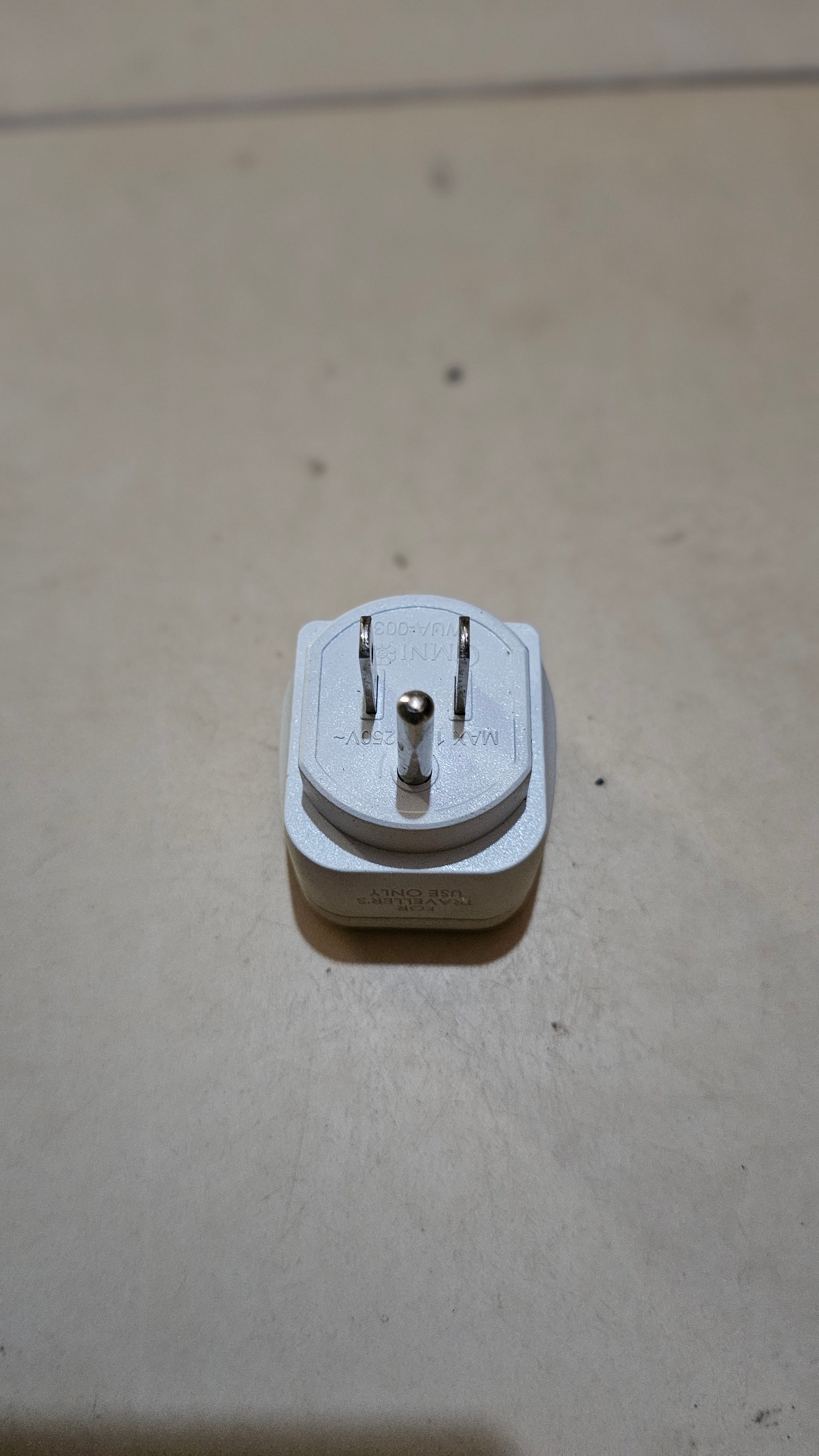 Universal adaptor w/ ground (OMNI)